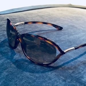 Tom Ford sunglasses 😎